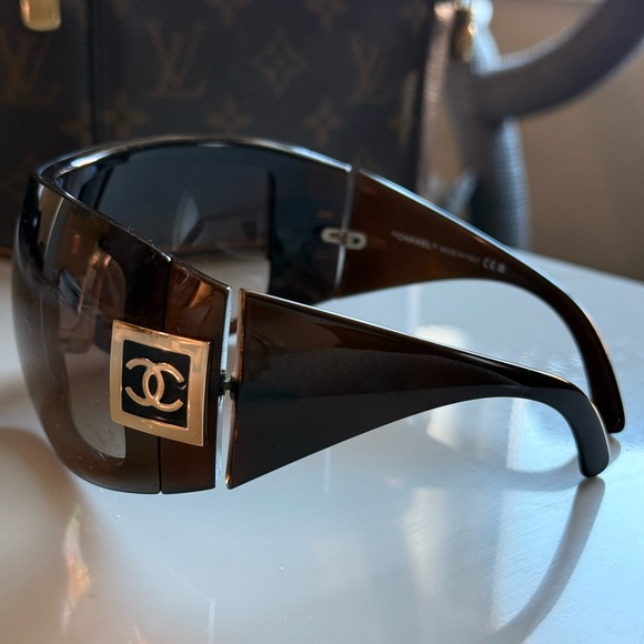 Chanel brown gold vintage iconic oversized Victoria Beckham shield sunglasses - Picture 10 of 14